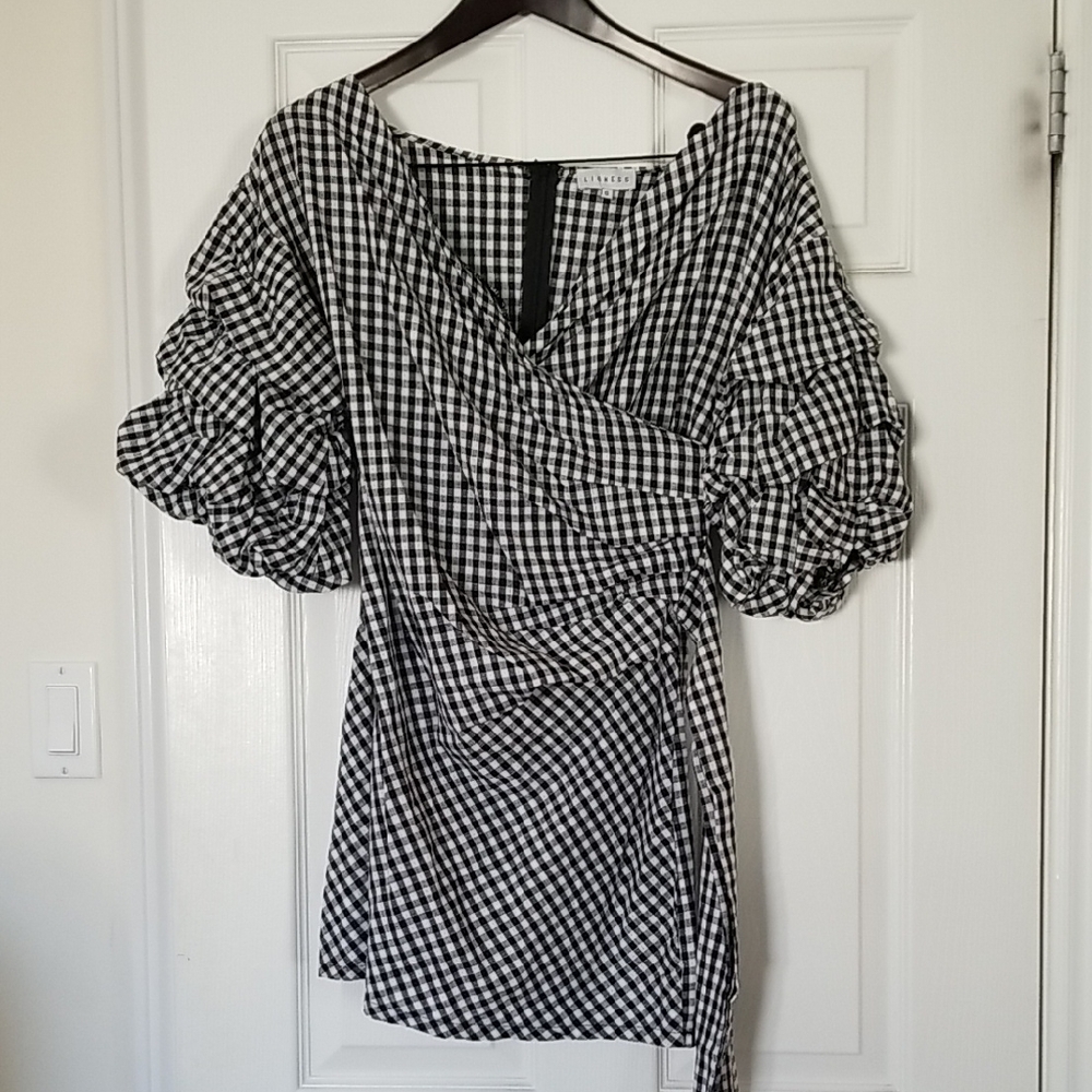 Who What Wear Asymmetrical Black and White Dress